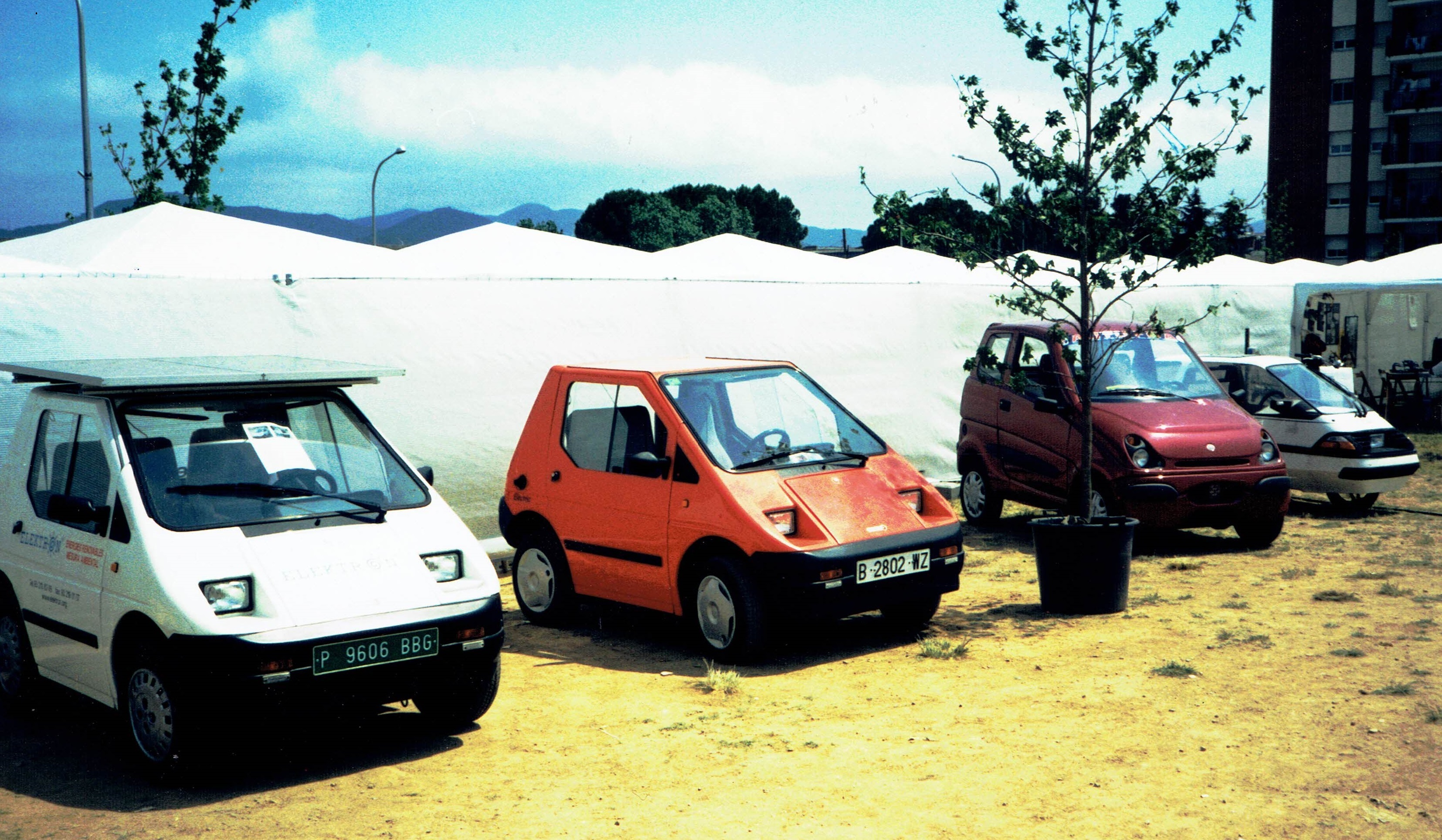 Exposició i demostració de vehicles elèctrics al Vallès l’any 2002